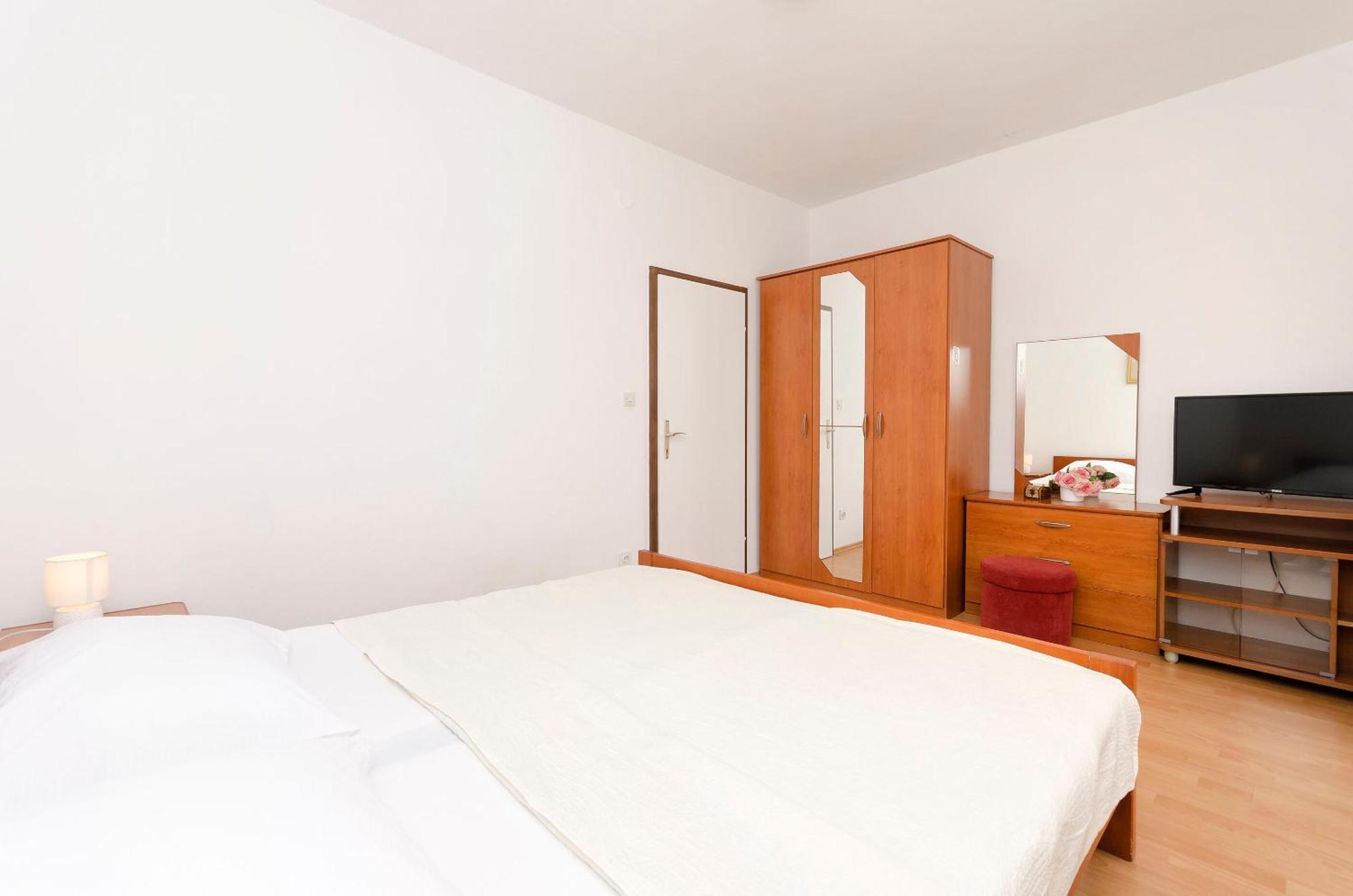 Apartment And Rooms Artina Vodice Exterior foto