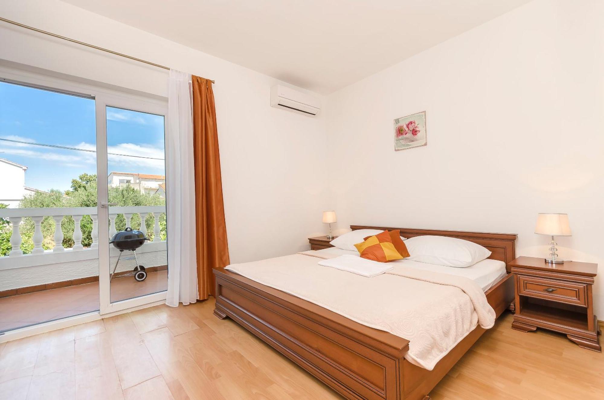 Apartment And Rooms Artina Vodice Exterior foto