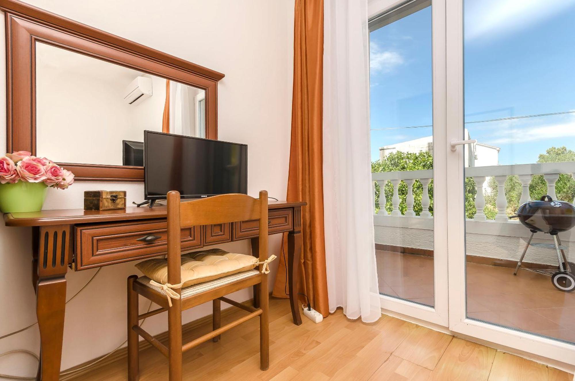 Apartment And Rooms Artina Vodice Exterior foto
