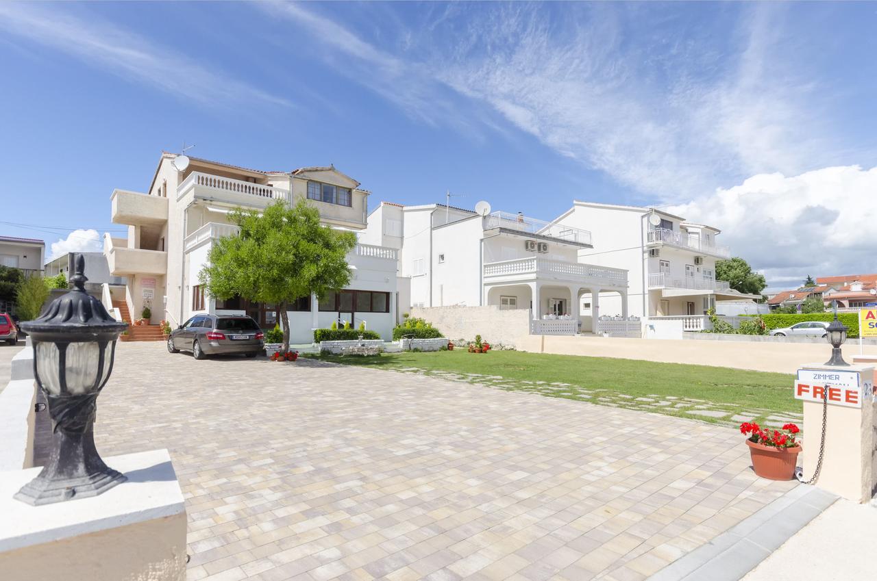 Apartment And Rooms Artina Vodice Exterior foto